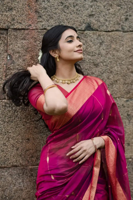 Most Lovely Dark Pink Linen Silk Saree With Scintillating Blouse Piece