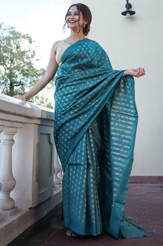 Resonant Rama Soft Silk Saree With Snappy Blouse Piece