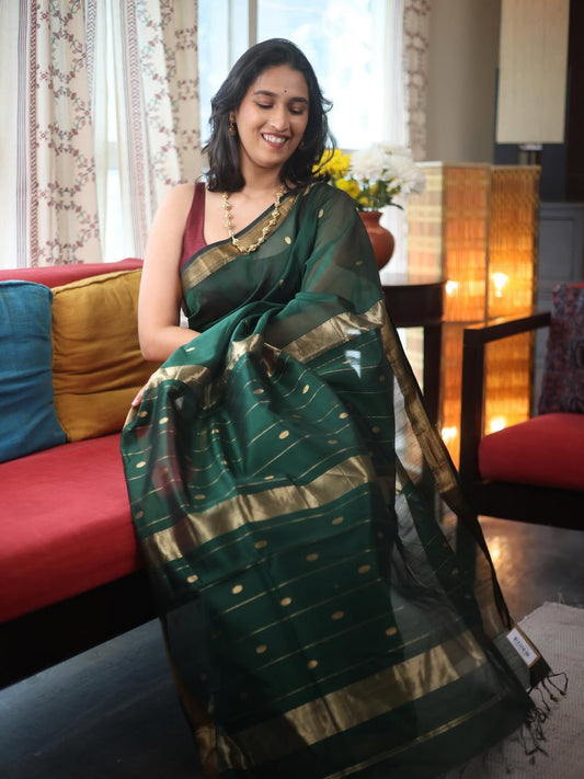 Demure Dark Green Cotton Silk Saree With Flaunt Blouse Piece