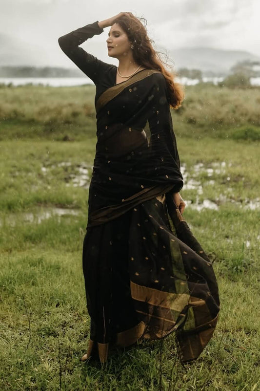 Tantalizing Black Soft Silk Saree With Lustrous Blouse Piece