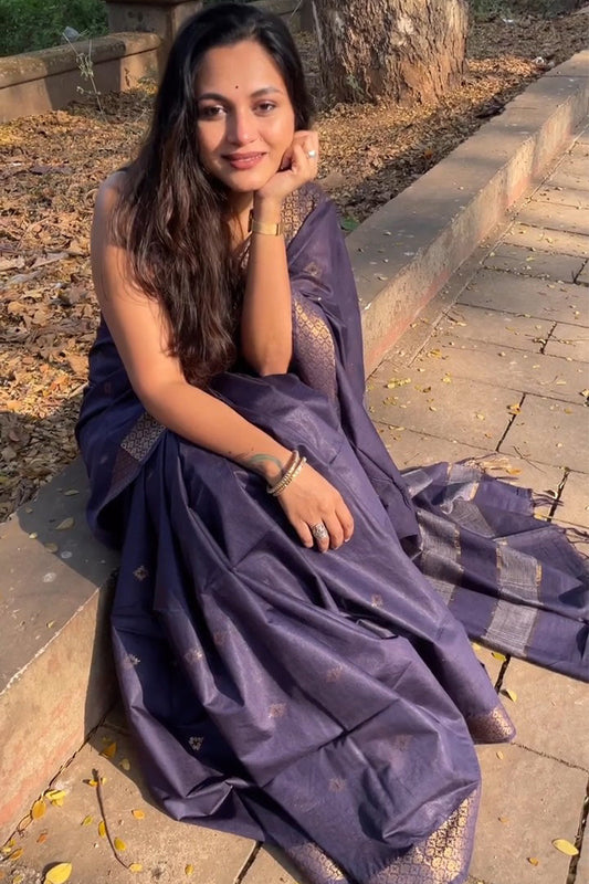 Prominent Purple Soft Silk Saree With Desirable Blouse Piece