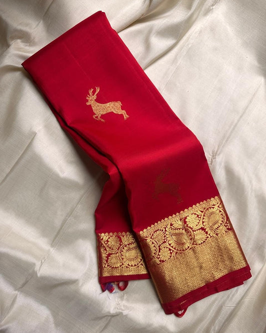 Felicitous Red Soft Banarasi Silk Saree With Incomparable Blouse Piece