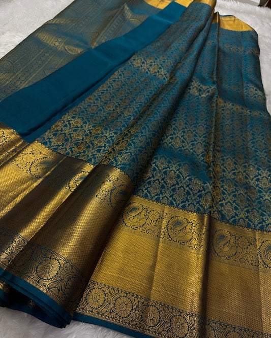 Engrossing Rama Soft Banarasi Silk Saree With Arresting Blouse Piece
