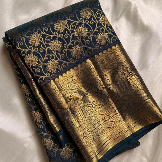 Unequalled Black Soft Banarasi Silk Saree With Piquant Blouse Piece