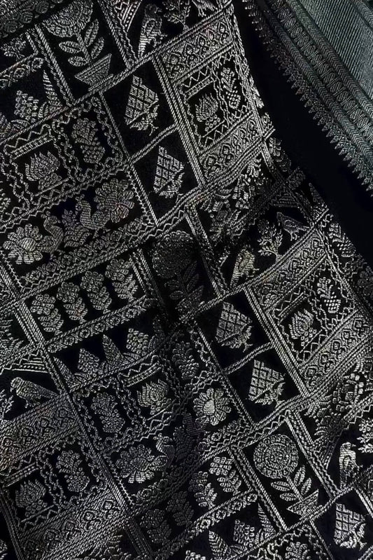 Ratatouille Black Soft Banarasi Silk Saree With Tantalizing Blouse Piece