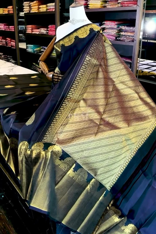 Devastating Purple Soft Banarasi Silk Saree With Blissful Blouse Piece