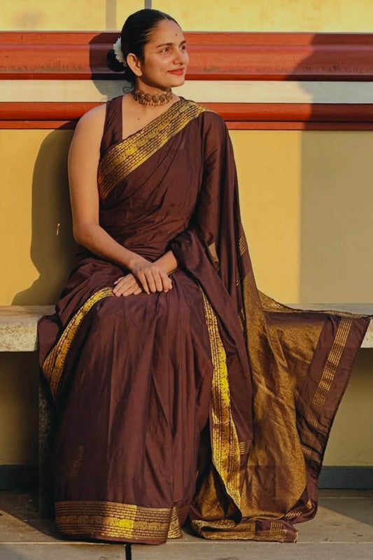 Sempiternal Brown Pure Zari Weaving Banarasi Silk Saree With Imaginative Blouse Piece