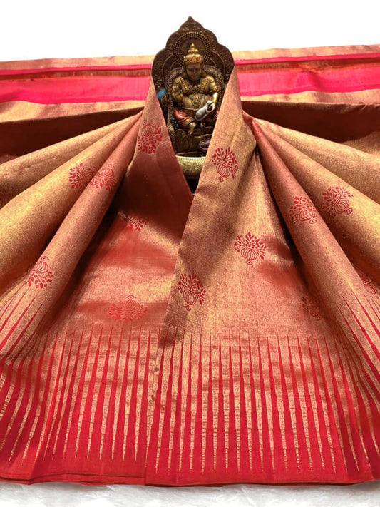 Petrichor Red Pure Zari Weaving Banarasi Silk Saree With Staring Blouse Piece