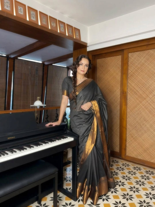 Refreshing Black Pure Zari Weaving Banarasi Silk Saree With Breathtaking Blouse Piece