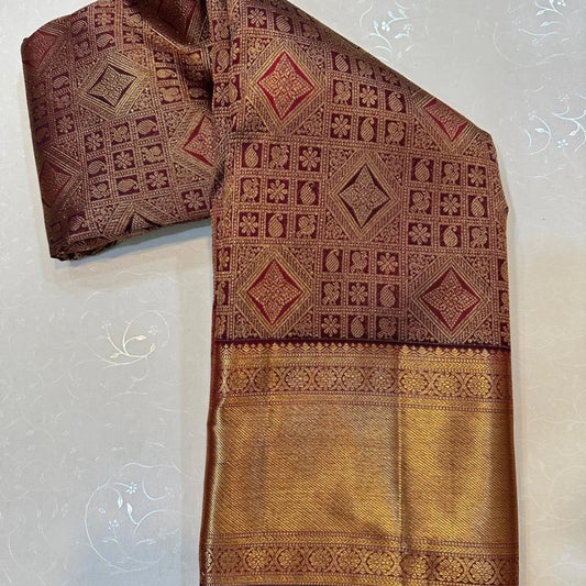 Ineffable Maroon Pure Zari Weaving Banarasi Silk Saree With Charismatic Blouse Piece