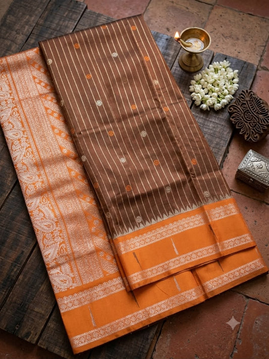 Enticing Brown Pure Banarasi Silk Saree With Nebula Blouse Piece