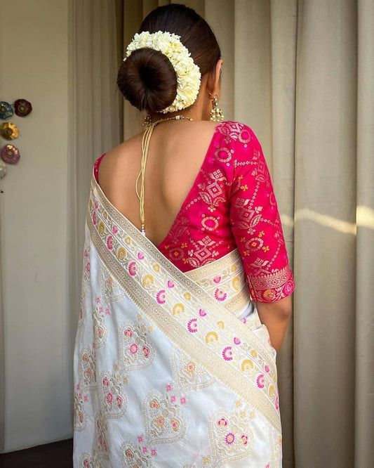 Sumptuous Off White Soft Silk Saree With Engrossing Blouse Piece