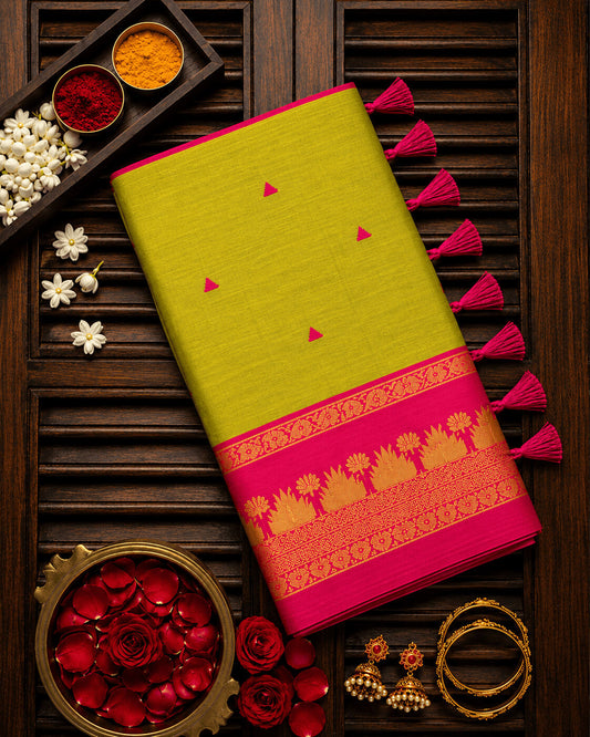 Scintilla Green Cotton Silk Saree With Entrancing Blouse Piece