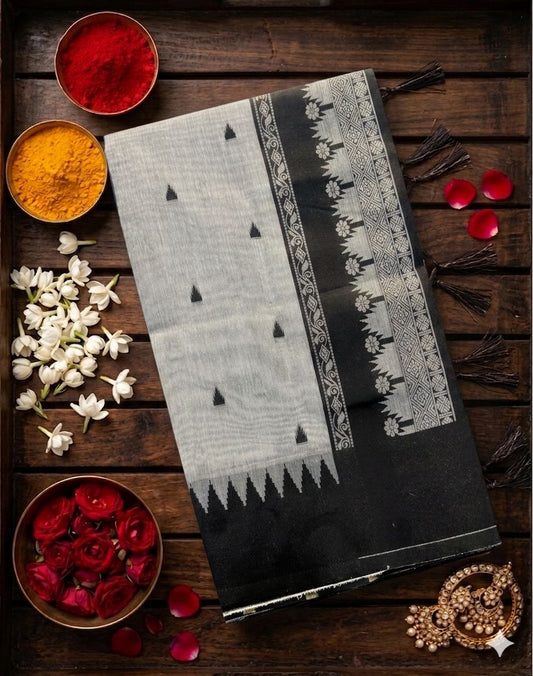 Jubilant Off White Cotton Silk Saree With Confounding Blouse Piece