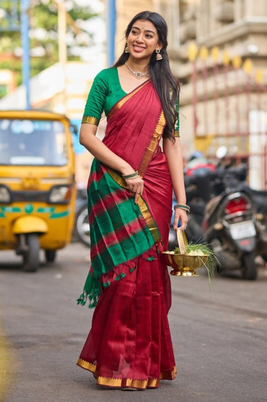 Quixotic Red Cotton Silk Saree With Desiring Blouse Piece