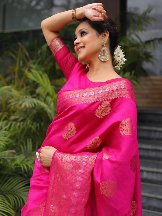 Appealing Dark Pink Soft Silk Saree With Blooming Blouse Piece
