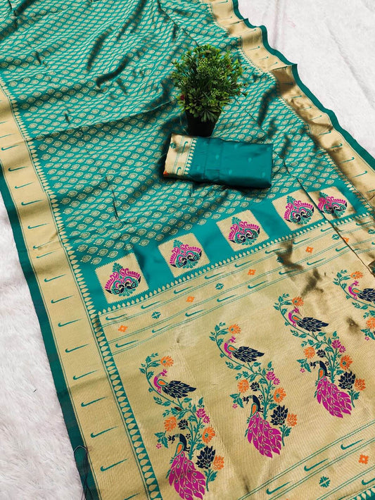 Lustrous Rama Paithani Silk Saree With Pleasurable Blouse Piece
