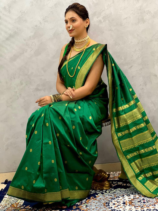 Tremendous Dark Green Pure Zari Weaving Banarasi Silk Saree With Majestic Blouse Piece