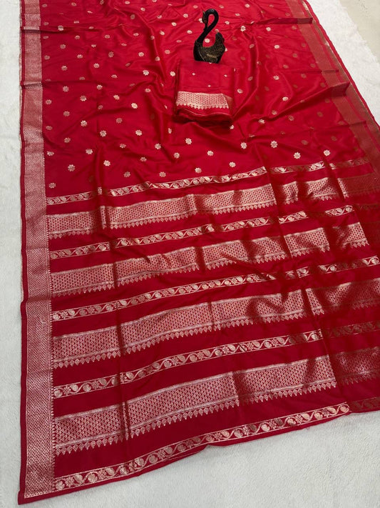 Intricate Red Pure Zari Weaving Banarasi Silk Saree With Appealing Blouse Piece