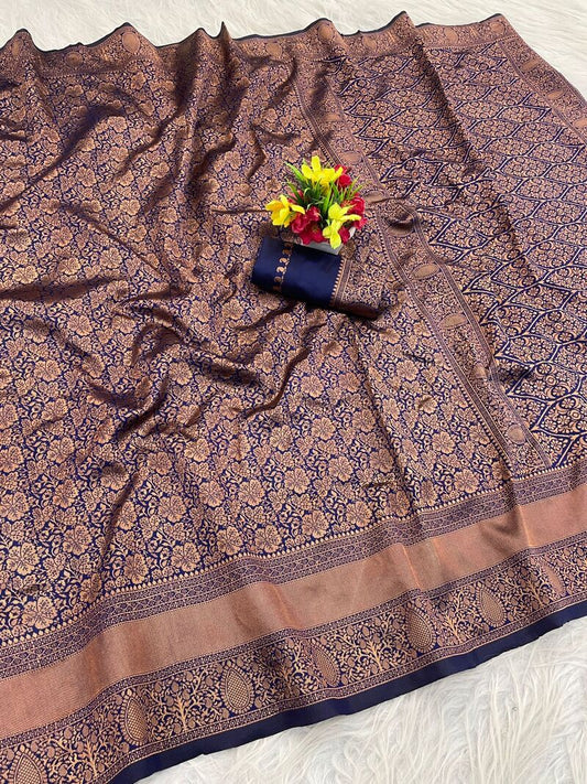 Sonorous Navy Blue Soft Silk Saree With Snappy Blouse Piece