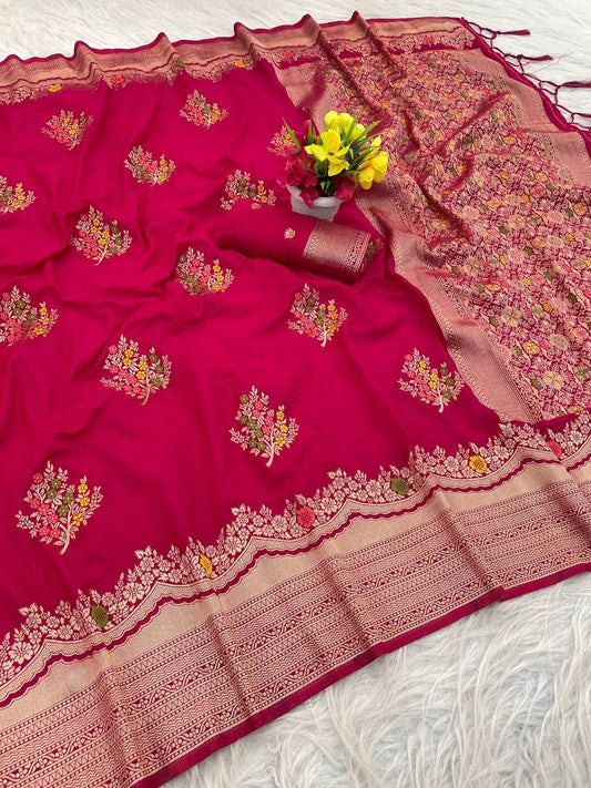 Murmurous Dark Pink Banarasi Georgette Silk Saree With Elegant Blouse Piece