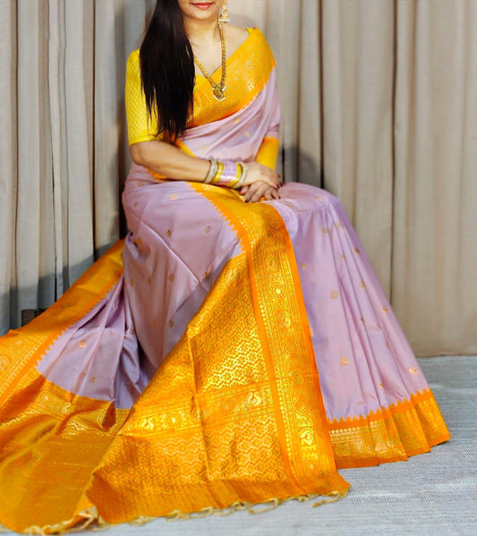 Exuberant Lavender Pure Zari Weaving Banarasi Silk Saree With Majesty Blouse Piece