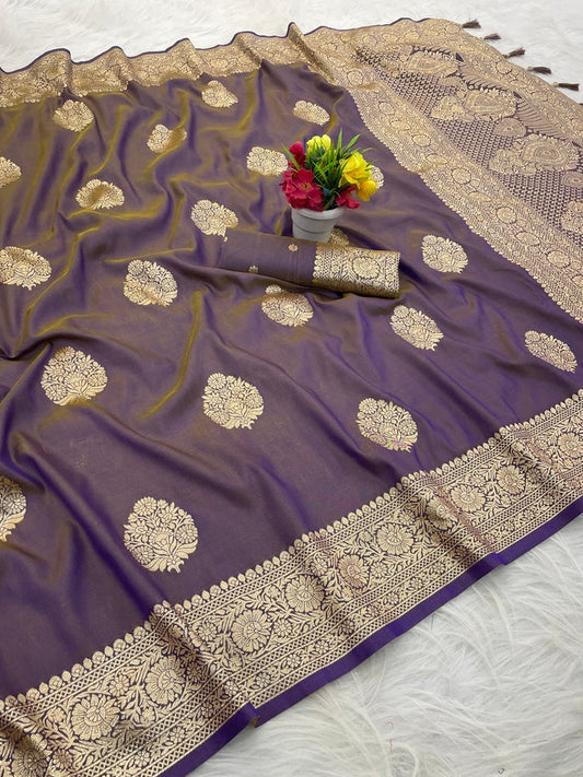 Improbable Lavender Pure Zari Weaving Banarasi Silk Saree With Ideal Blouse Piece