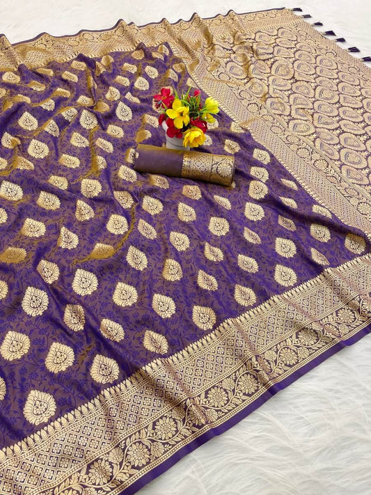 Demanding Lavender Pure Zari Weaving Banarasi Silk Saree With Precious Blouse Piece