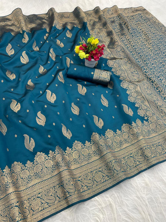 Exuberant Rama Soft Silk Saree With Engrossing Blouse Piece
