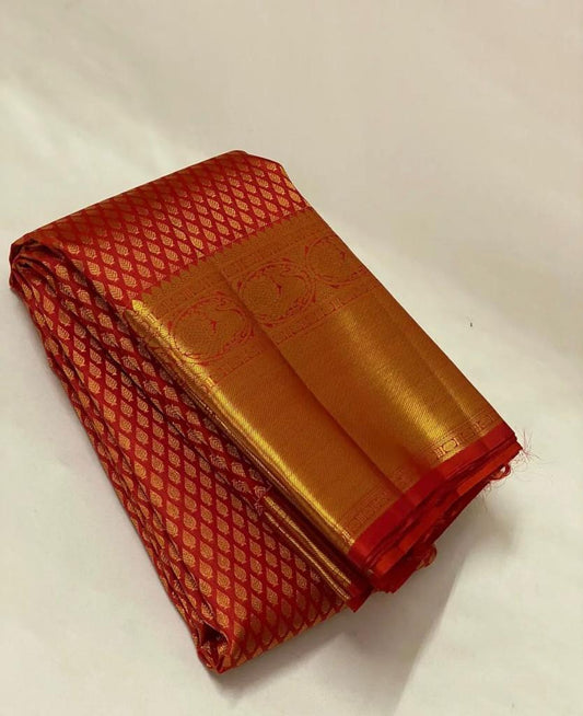 Desirable Red Kanjivaram Silk Saree with Entrancing Blouse Piece