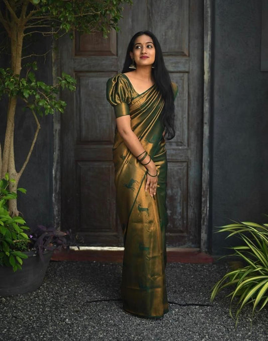 Luxuriant Dark Green Soft Silk Saree With Comely Blouse Piece