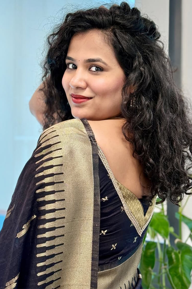 Redolent Black Soft Silk Saree With Beautiful Blouse Piece