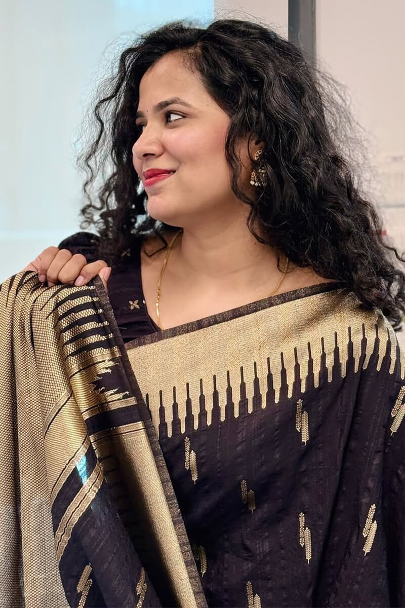 Redolent Black Soft Silk Saree With Beautiful Blouse Piece