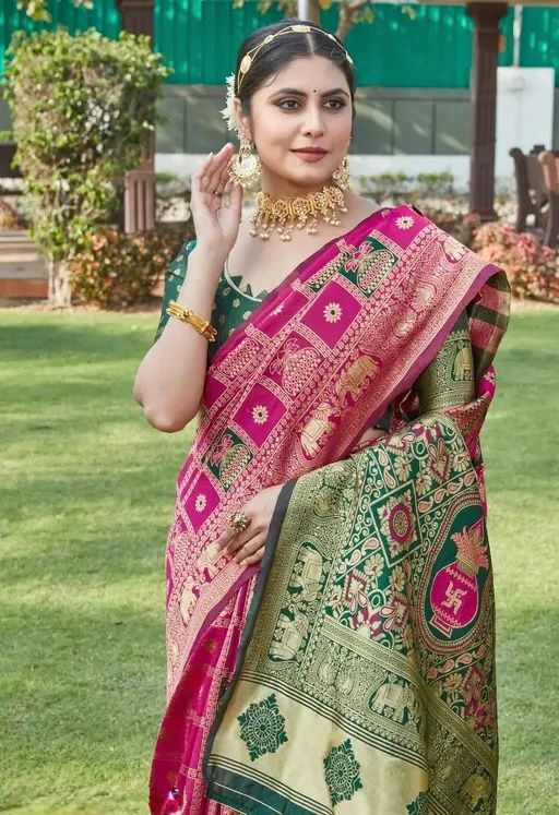 Alluring Dark Pink Soft Silk Saree With Glorious Blouse Piece