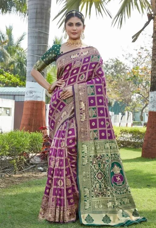 Lassitude Purple Soft Silk Saree With Arresting Blouse Piece