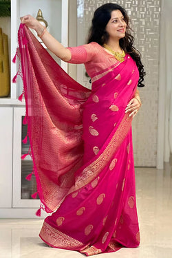Extraordinary Dark Pink Soft Silk Saree With Most Flattering Blouse Piece