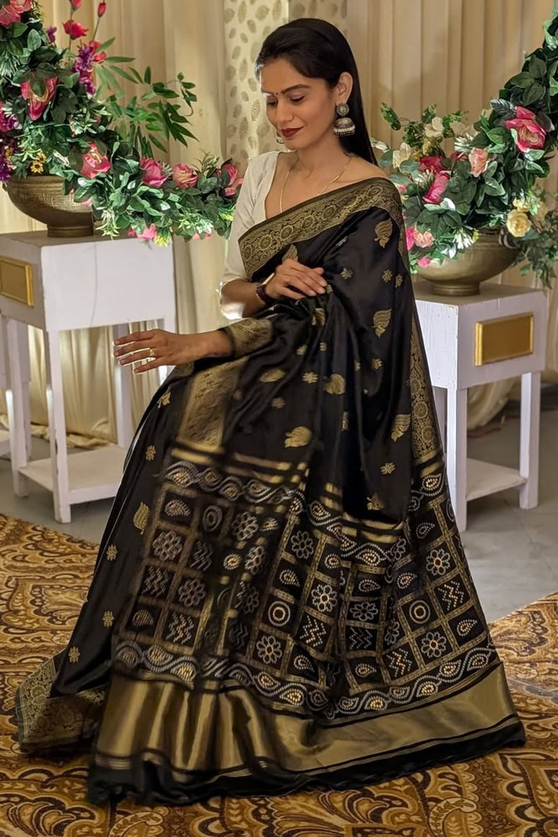 Aplomb Black Soft Silk Saree With Snappy Blouse Piece