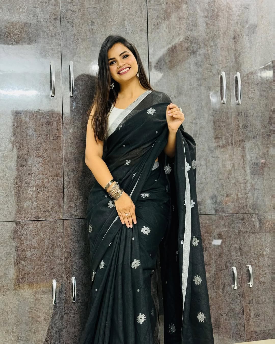 Brood Black Cotton Silk Saree With Mellifluous Blouse Piece