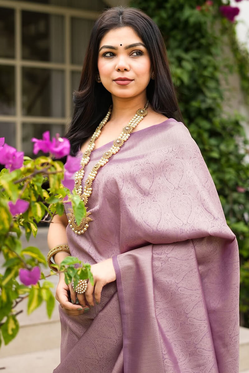 Ravishing Lavender Soft Silk Saree With Precious Blouse Piece