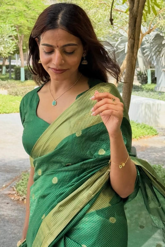 Beleaguer Green Soft Silk Saree With Beautiful Blouse Piece