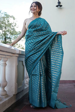 Resonant Rama Soft Silk Saree With Snappy Blouse Piece