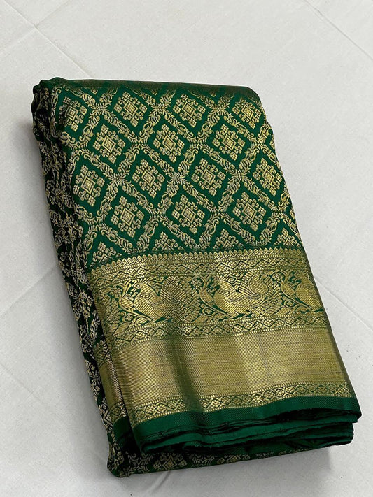 Flameboyant Dark Green Soft Silk Saree With Pleasurable Blouse Piece