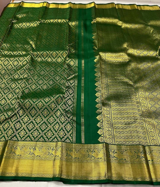Flameboyant Dark Green Soft Silk Saree With Pleasurable Blouse Piece