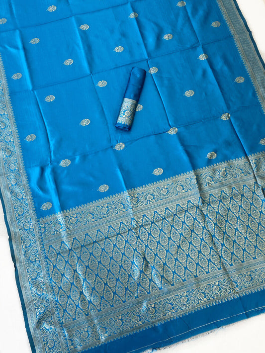Arresting Firozi Soft Silk Saree With Scrumptious Blouse Piece