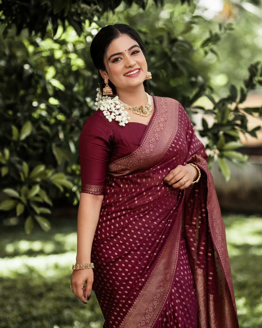 Nectarous Wine Soft Silk Saree With Delectable Blouse Piece