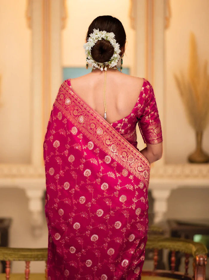 Adoring Dark Pink Soft Silk Saree With Gratifying Blouse Piece