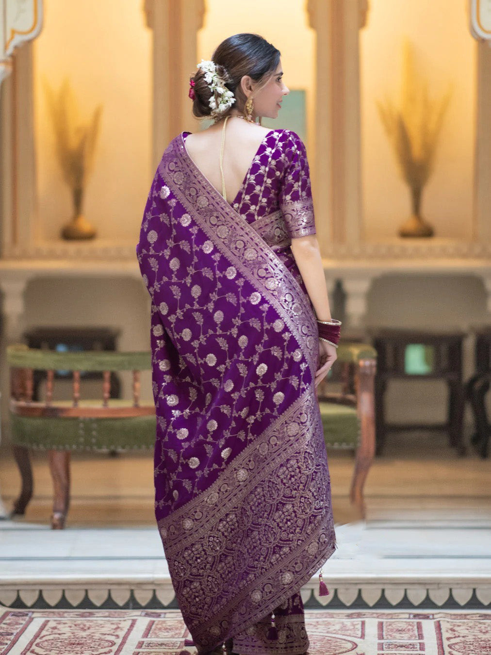 Diaphanous Purple Soft Silk Saree With Deserving Blouse Piece