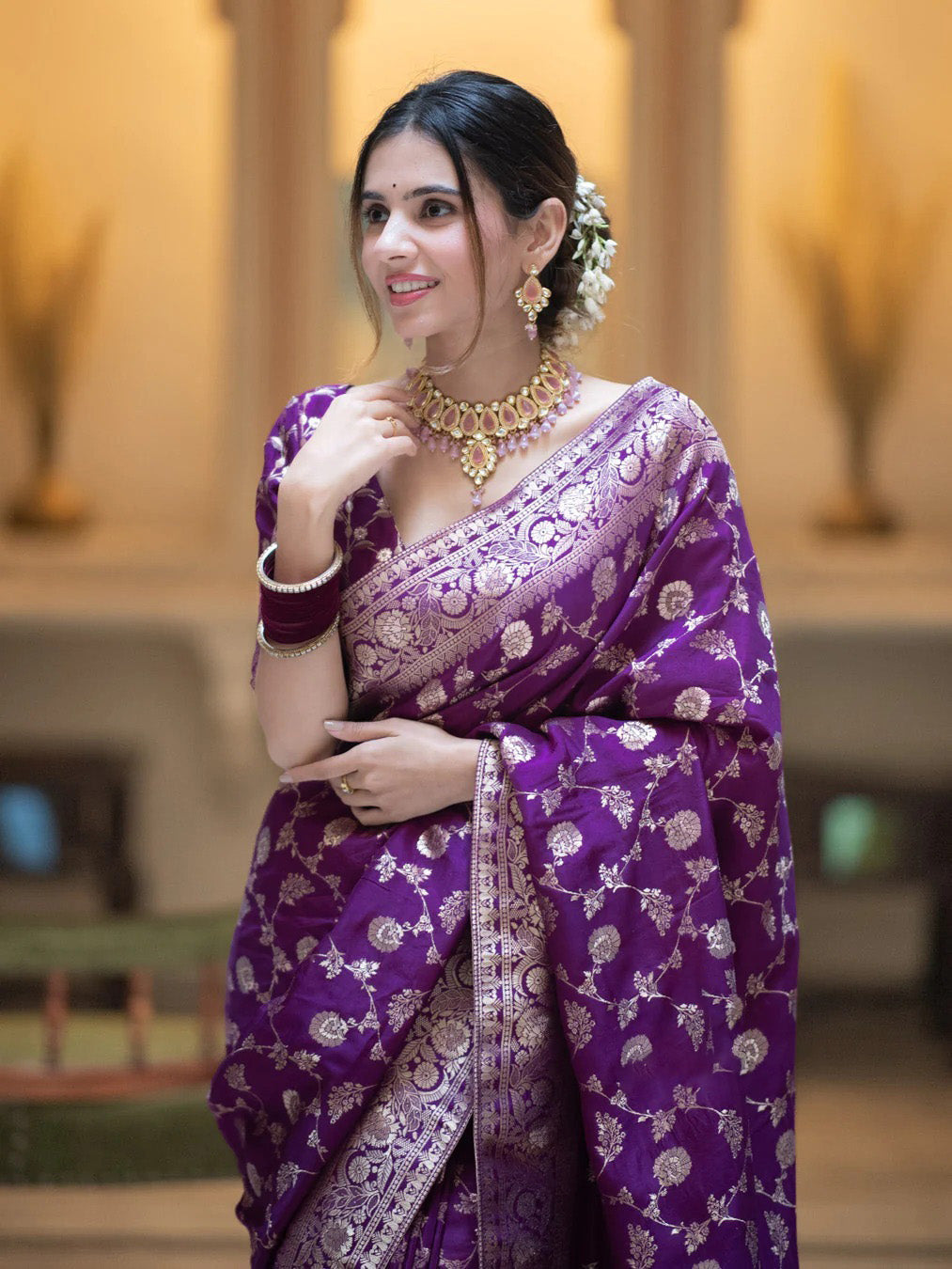 Diaphanous Purple Soft Silk Saree With Deserving Blouse Piece