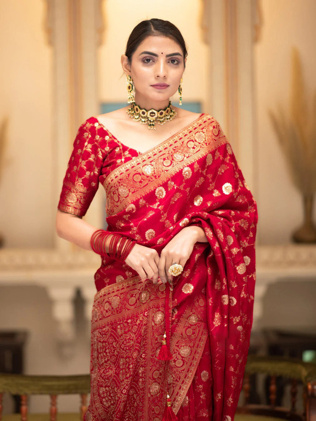 Forbearance Red Soft Silk Saree With Engrossing Blouse Piece
