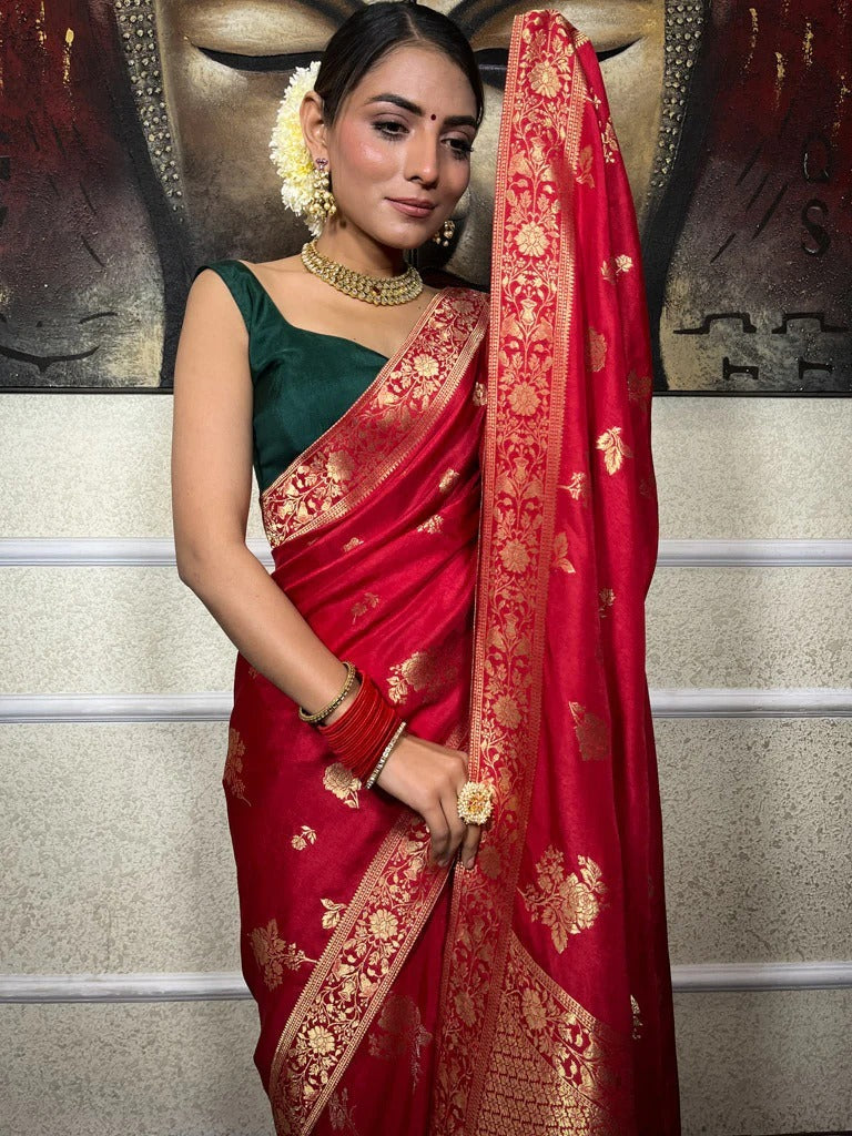 Diaphanous Red Soft Silk Saree With Conflate Blouse Piece